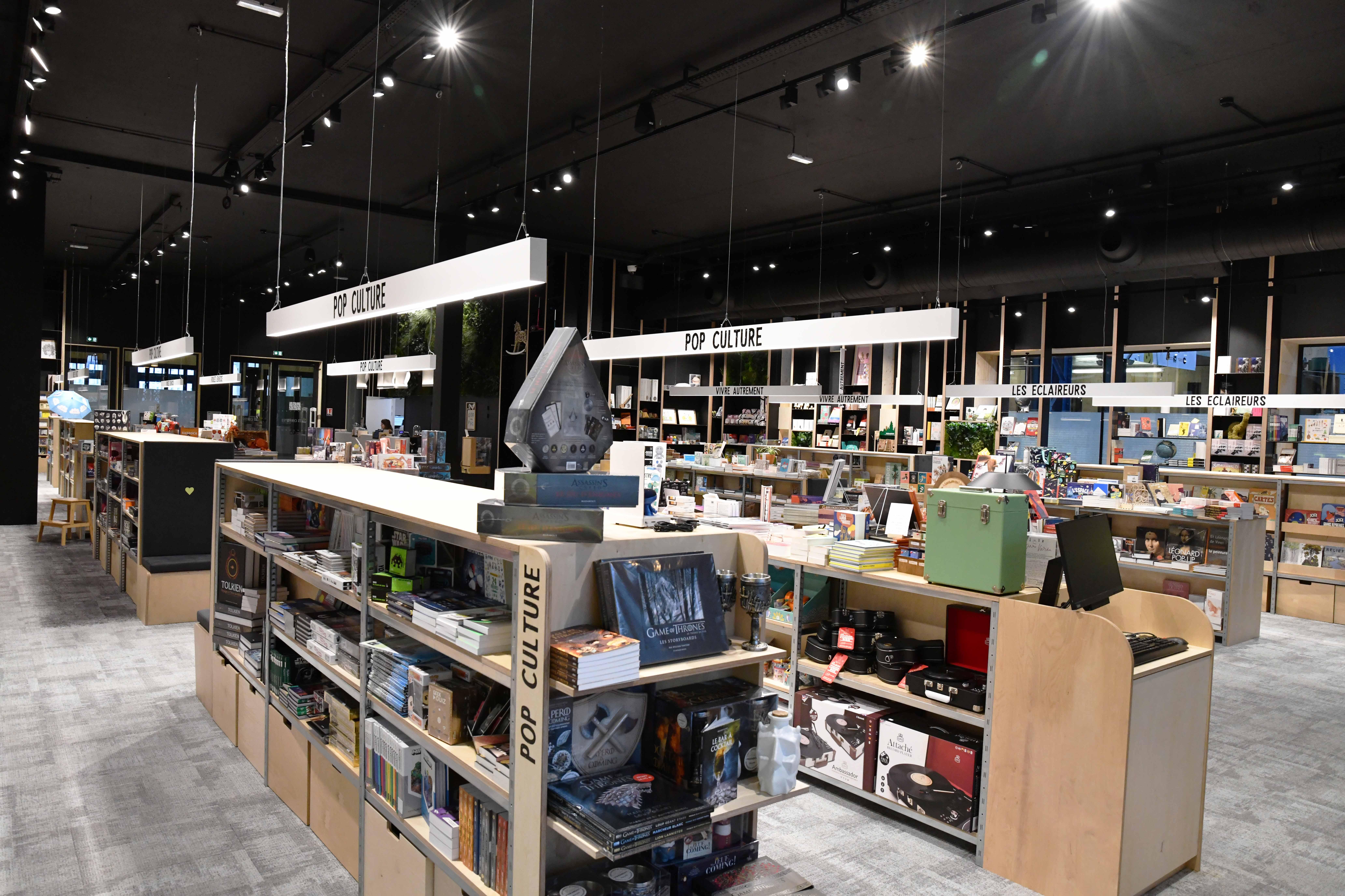 Curiosités de Dialogues 4